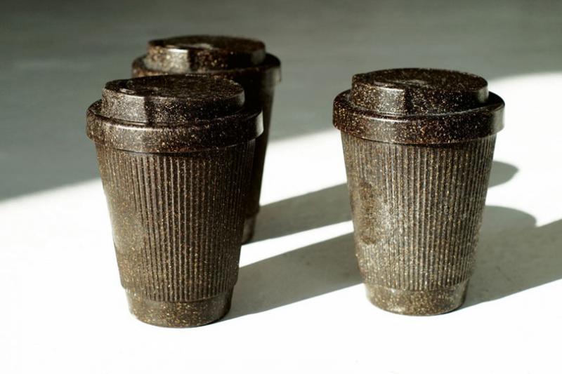 Кофейная чашка, сделанная из кофе